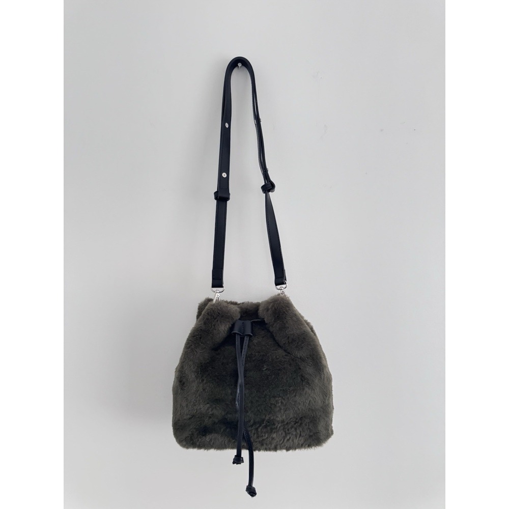 House of‎ Harlow 1960 Faux Fur Bucket Crossbody Purse Bag